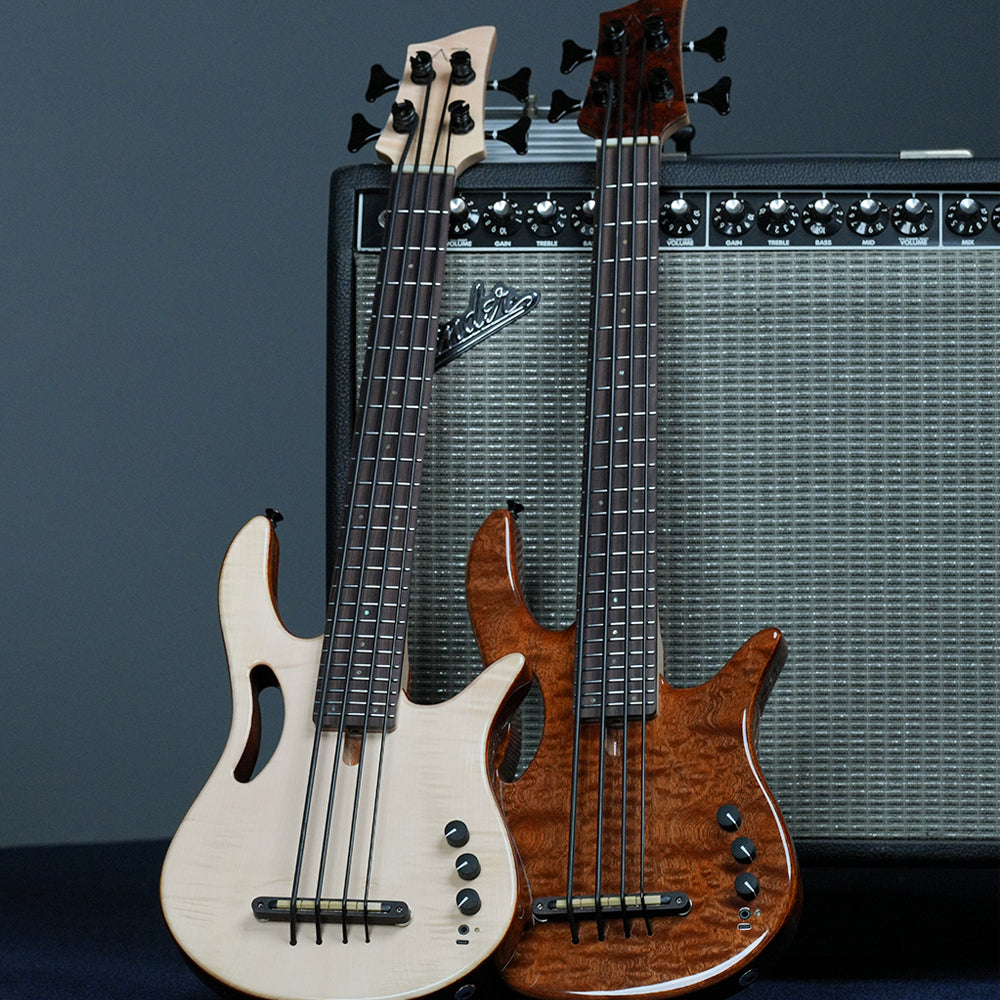 Travel Mini Bass Guitar 31.6 Inches Digital Pick Up 4 strings With Bag,strap,line