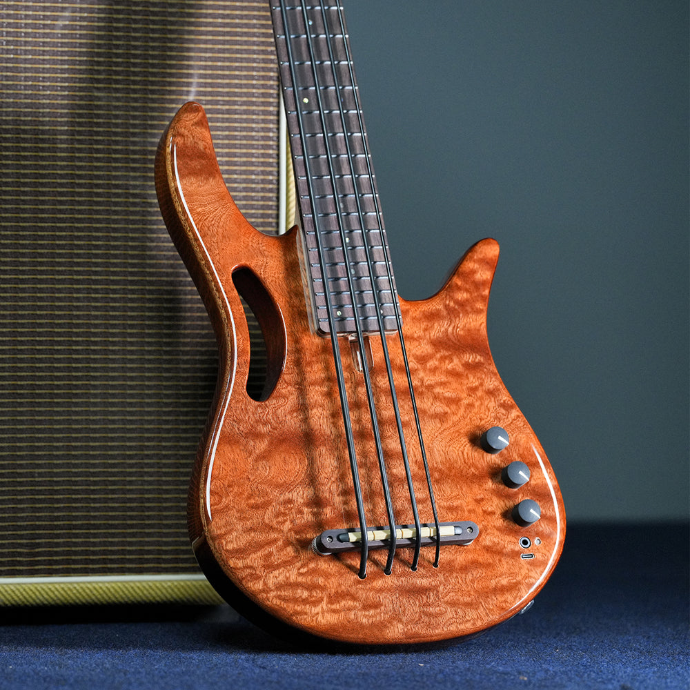 Travel Mini Bass Guitar 31.6 Inches Digital Pick Up 4 strings With Bag,strap,line